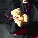 Chiesa e pedofilia, in Italia è il delitto perfetto