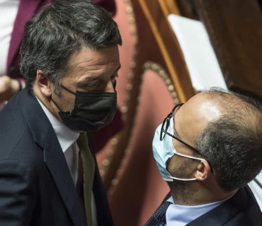 Non reggono la maschera