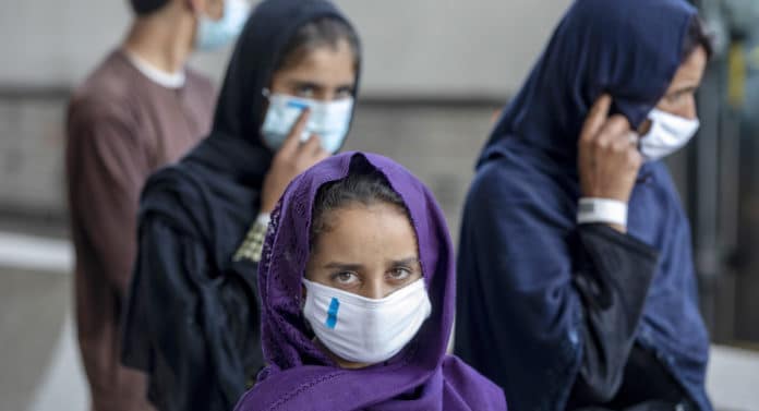 Afghanistan, famiglie evacuate da Kabul atterrano in virginia