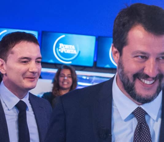 «Scusi, lei spaccia?»