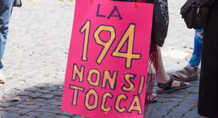 Sit-in a Roma a favore dell'aborto