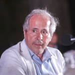 Andrea Crisanti: Priorità alla terza dose, ma…