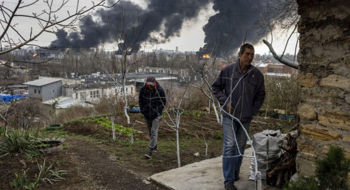 Guerra Ucraina Russia, Odessa sotto attacco: distrutta raffineria di petrolio