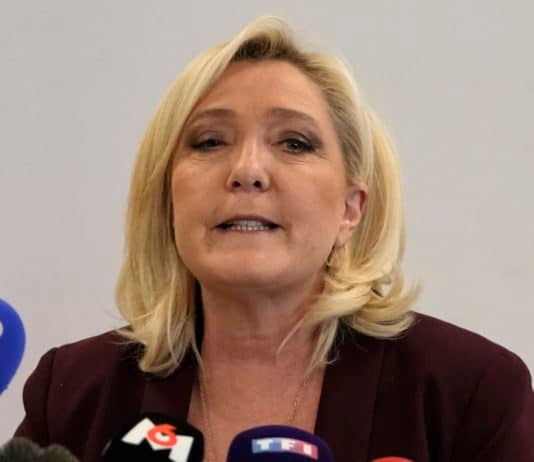 Da chi ha preso i soldi Le Pen?