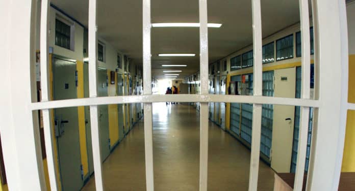 Carceri:scontro governo-polizia