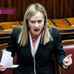 Forti con i deboli: Il governo Meloni al servizio dei potenti. Un’occasione per la sinistra