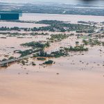 Le politiche negazioniste della destra dietro il disastro ambientale in Brasile