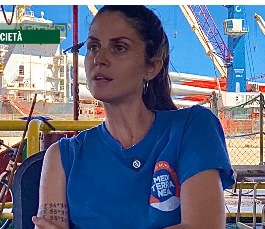 A bordo di Mediterranea ancora ferma a Trapani: multata per aver salvato vite