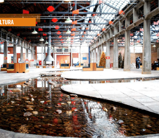 Il soffitto di cemento dell’architettura