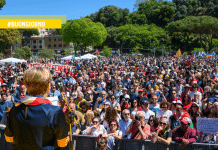 Un uomo in scooter spara. Il resto è rumore