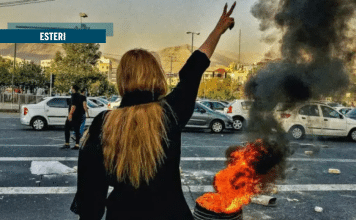 Iran, la guerra contro le donne raccontata dalla regista Raha Shirazi
