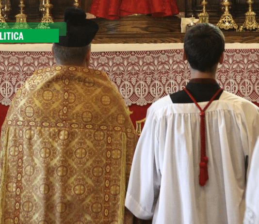 Sull’altare del nuovo fascismo. Dietro lo scisma: i lefebvriani, i Maga e la destra italiana