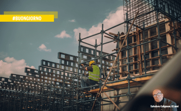 61 anni, un tetto, una guaina e un contratto spuntato dopo: Caivano è il ritratto del lavoro nero