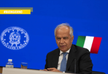 Quelli giustamente protestano, questi vivono sulla luna